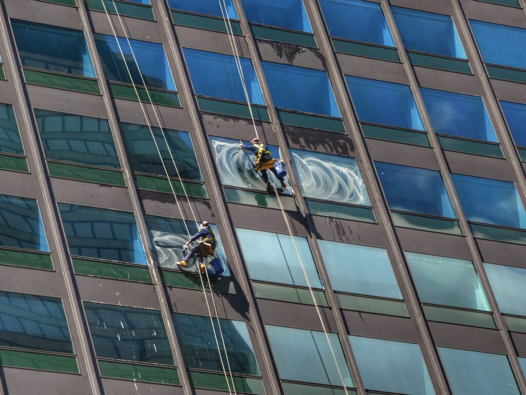 Nettoyage de vitres à Roissy-en-Brie — Mavitre Clean
