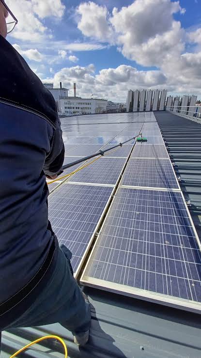 Faut-il nettoyer ses panneaux solaires ?